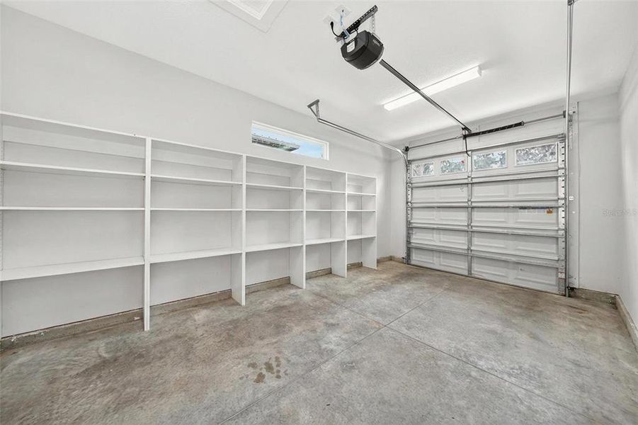 Spacious, unfurnished interior of a new home in , Oxford (Image 21).