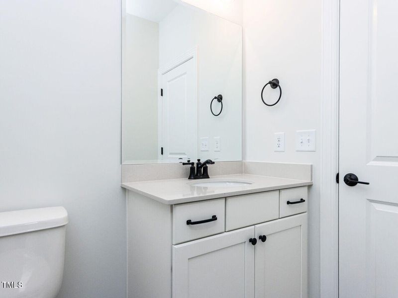 033-1280x960-bathroom