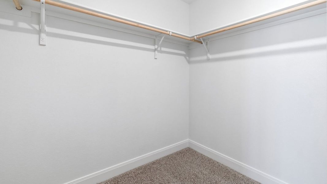 Spacious, unfurnished interior of a new home in Railhead, Cedar Creek (Image 21).