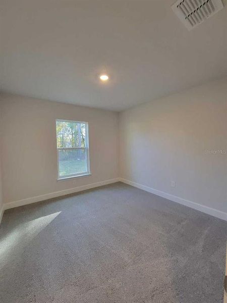 Spacious, unfurnished interior of a new home in Marion Oaks, Ocala (Image 18).