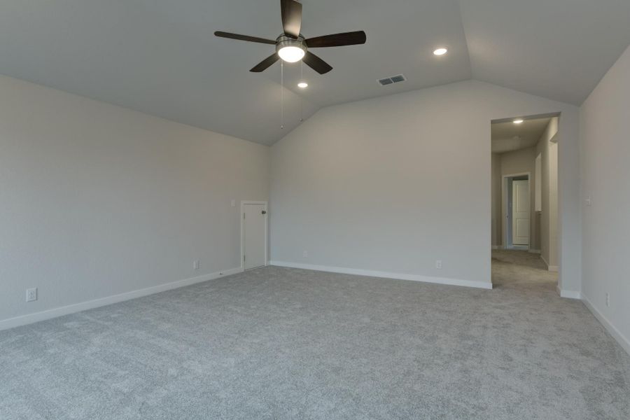 Representative unfurnished interior of a home built from the Guadalupe by Ashton Woods in The Heritage at Saddlebrook Ranch 70's, Schertz (Image 20).