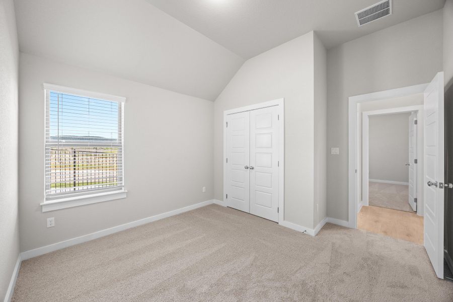 Spacious, unfurnished interior of a new home in Lakeside at Tessera, Lago Vista (Image 24).