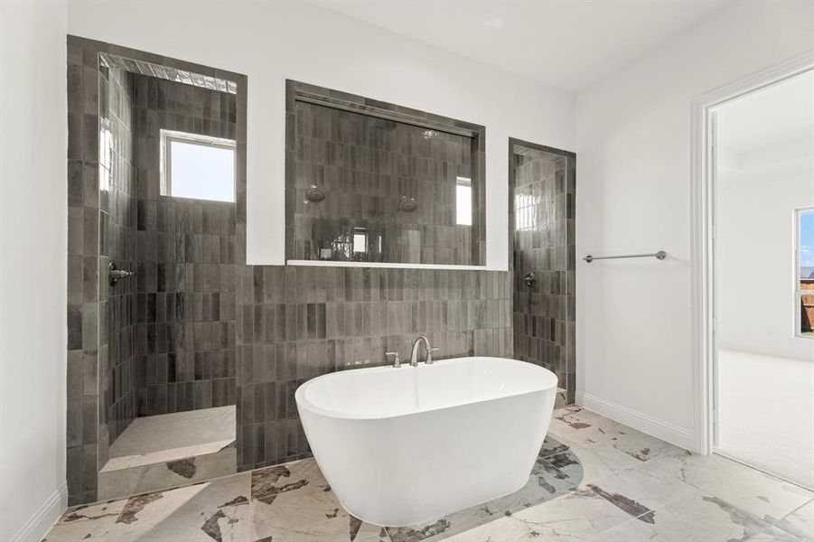 18. 2114 Clairmont - Bath (3) 18. 2114 Clairmont - Bath (3)