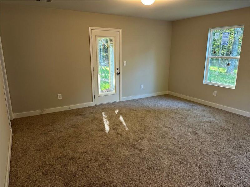Spacious, unfurnished interior of a new home in , Gainesville (Image 9).