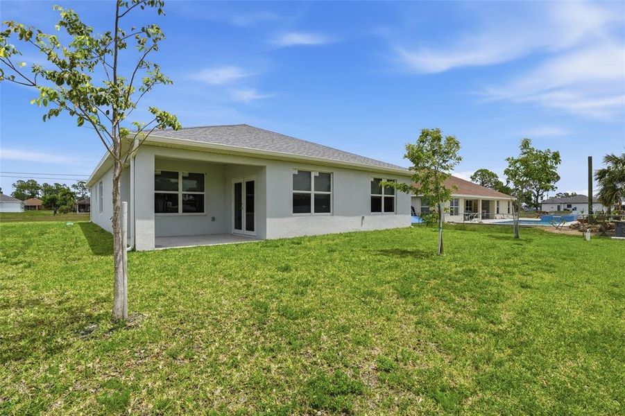 Exterior details and patio area of a home in , Cape Coral (Image 25).