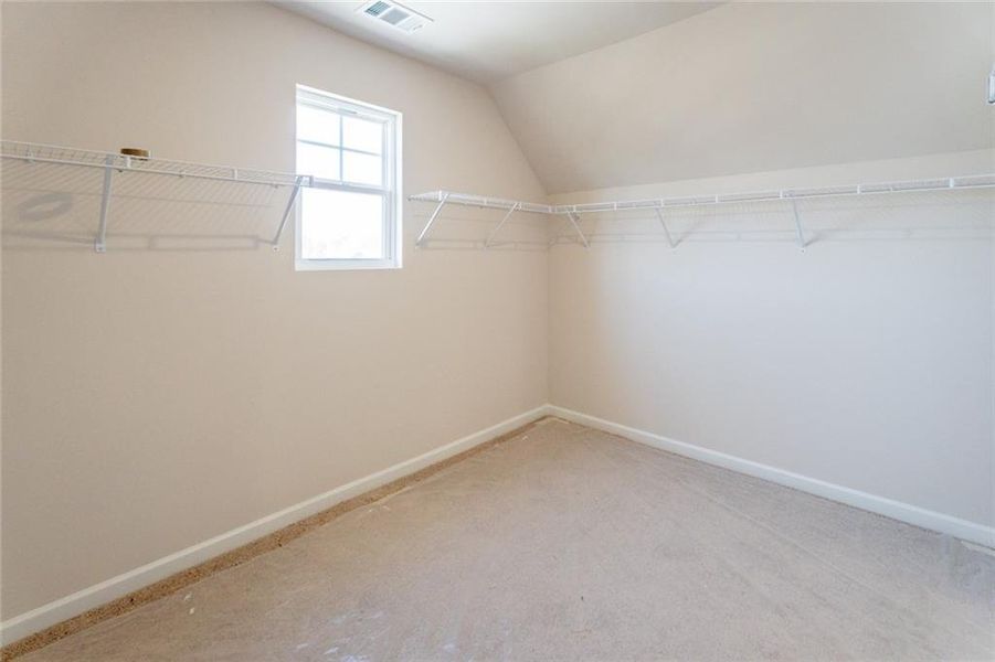 Spacious, unfurnished interior of a new home in Creekside Landing, Dallas (Image 14). Spacious, unfurnished interior of a new home in Creekside Landing, Dallas (Image 14).
