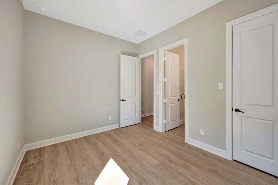 Spacious, unfurnished interior of a new home in Kresston - Enclave Collection, Montgomery (Image 21).