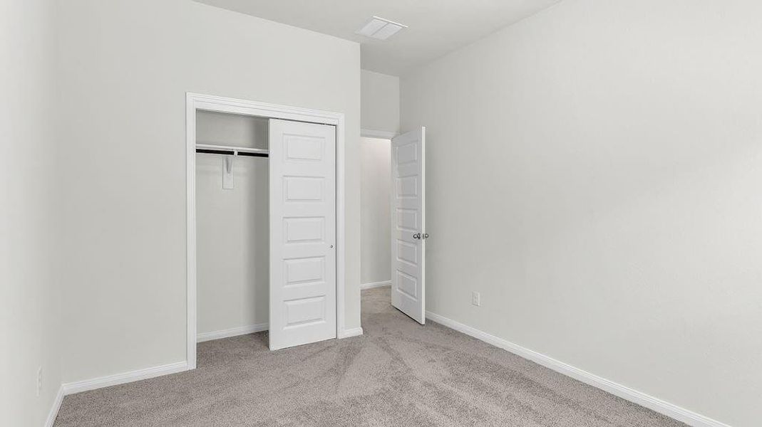 Spacious, unfurnished interior of a new home in Aldine Pines, Houston (Image 19).