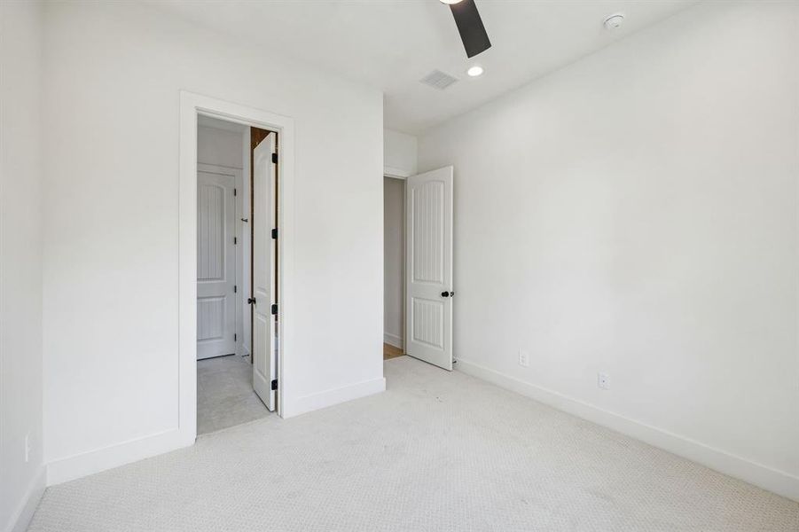 Spacious, unfurnished interior of a new home in , Dallas (Image 27).