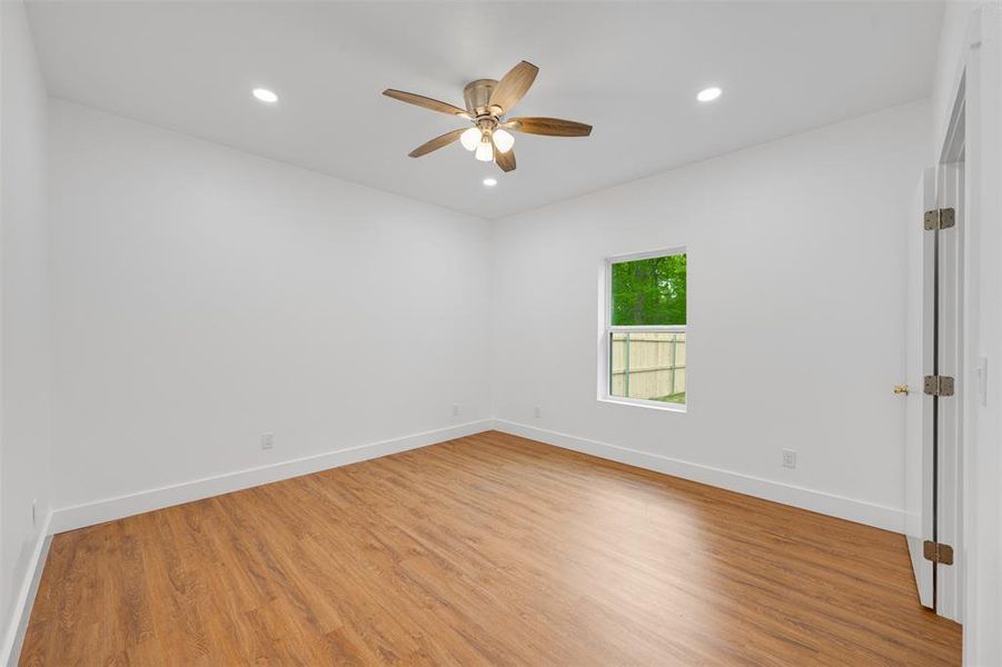 Spacious, unfurnished interior of a new home in , Sumner (Image 17).
