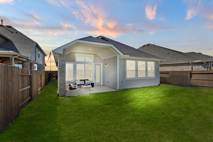 Exterior details and patio area of a home in Mulberry Farms, Santa Fe (Image 20).