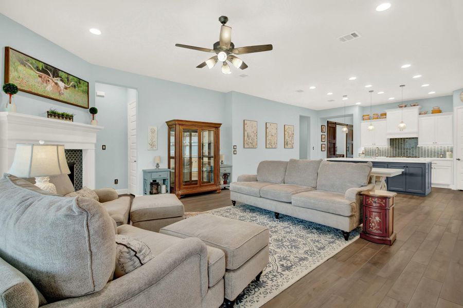 Furnished interior view inside a new home in , Tomball (Image 26).