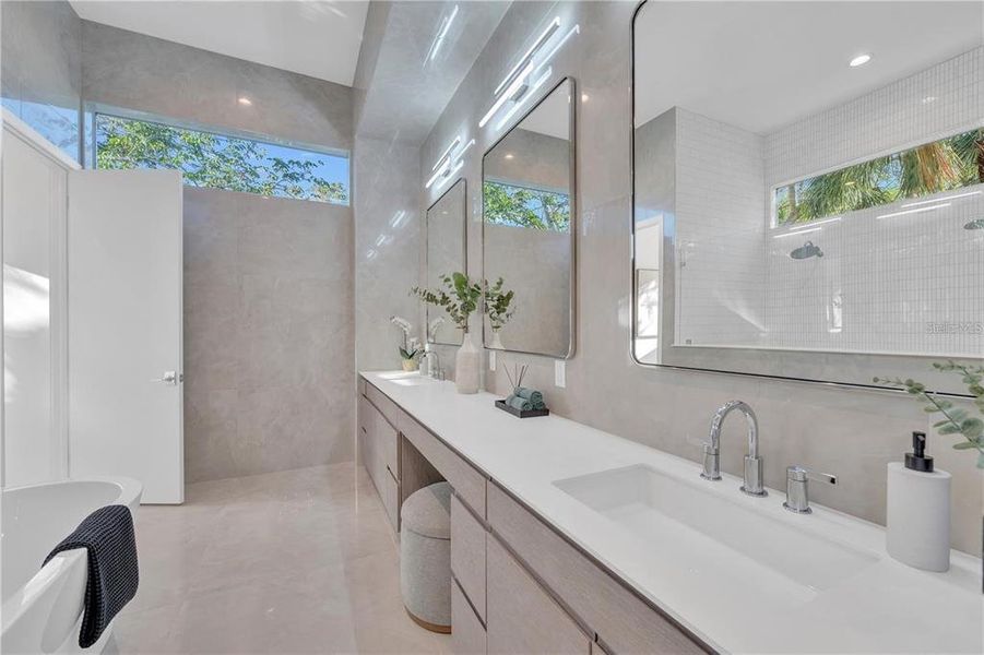 Furnished interior view inside a new home in , Sarasota (Image 74).