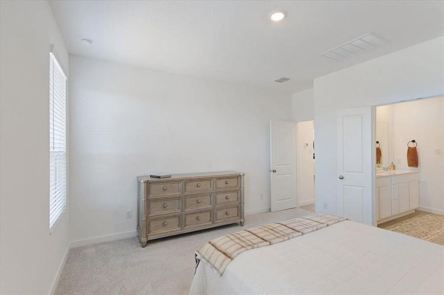 Furnished interior view inside a new home in Hurricane Creek, Anna (Image 12).