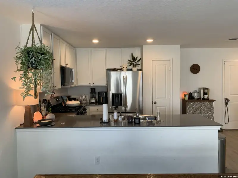 Furnished interior view inside a new home in Steelwood Trails, New Braunfels (Image 8).