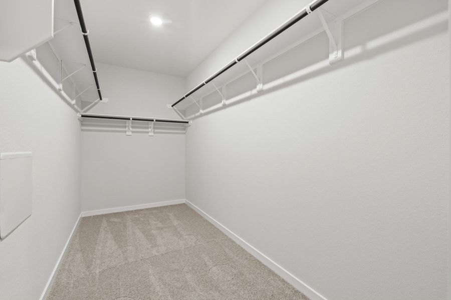 Spacious, unfurnished interior of a new home in Sunterra, Katy (Image 16). Spacious, unfurnished interior of a new home in Sunterra, Katy (Image 16).