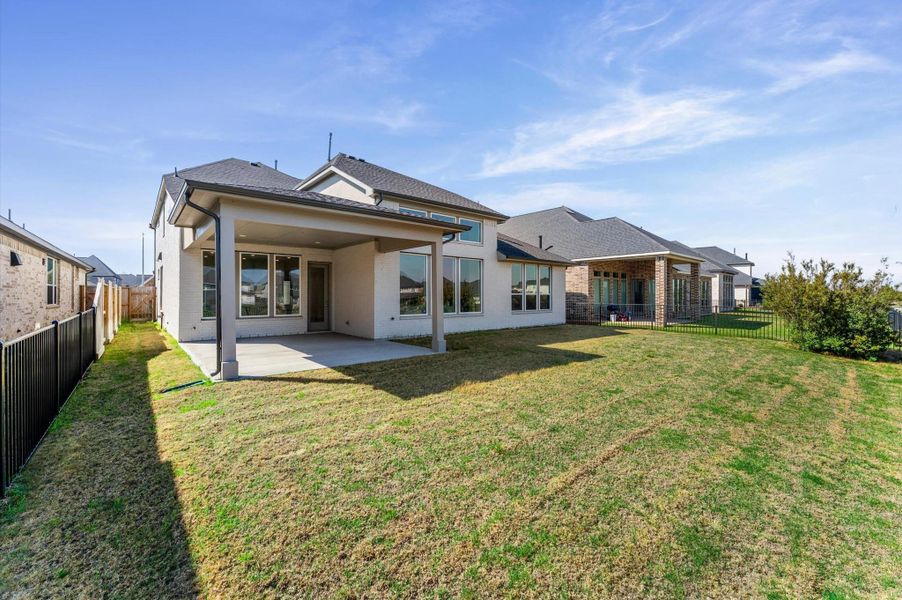 Exterior details and patio area of a home in Cross Creek Ranch, Fulshear (Image 25).