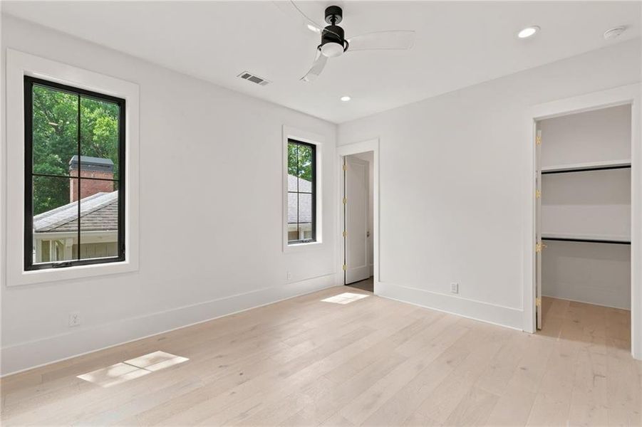 Spacious, unfurnished interior of a new home in , Atlanta (Image 22).
