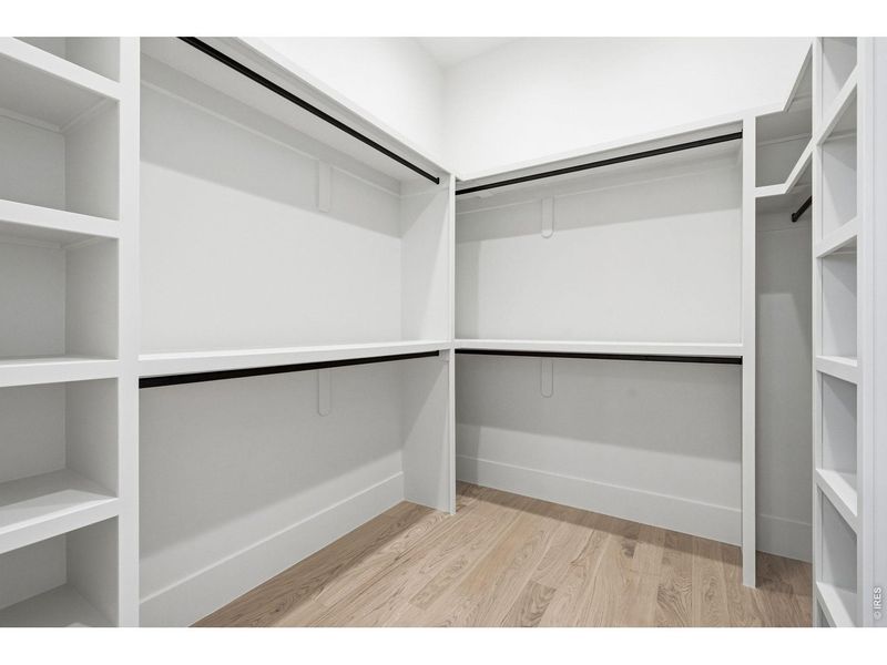 Spacious, unfurnished interior of a new home in , Superior (Image 24).