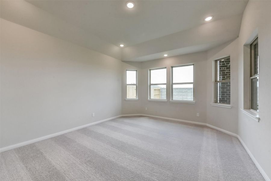 Spacious, unfurnished interior of a new home in River Ranch Meadows, Dayton (Image 29).
