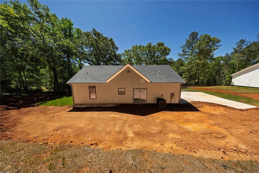 Exterior details and patio area of a home in , Silver Creek (Image 18).