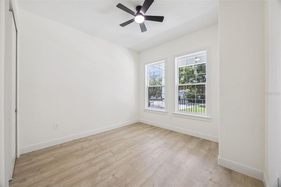 Spacious, unfurnished interior of a new home in , Clermont (Image 21).