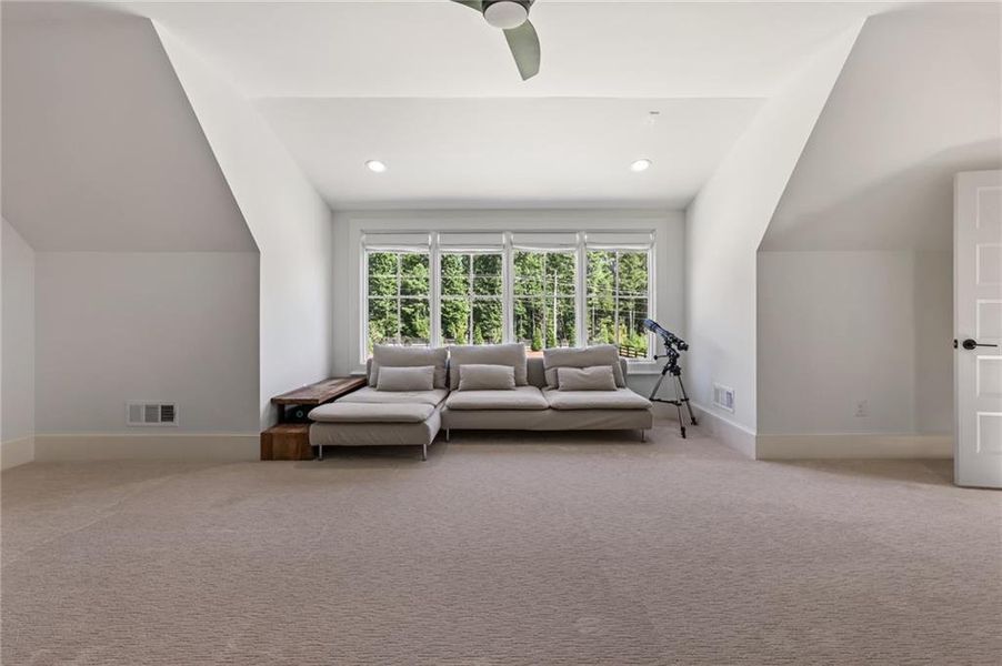 Image 85 of a home in .