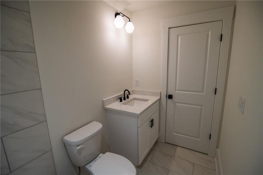 Furnished interior view inside a new home in , Clermont (Image 11).