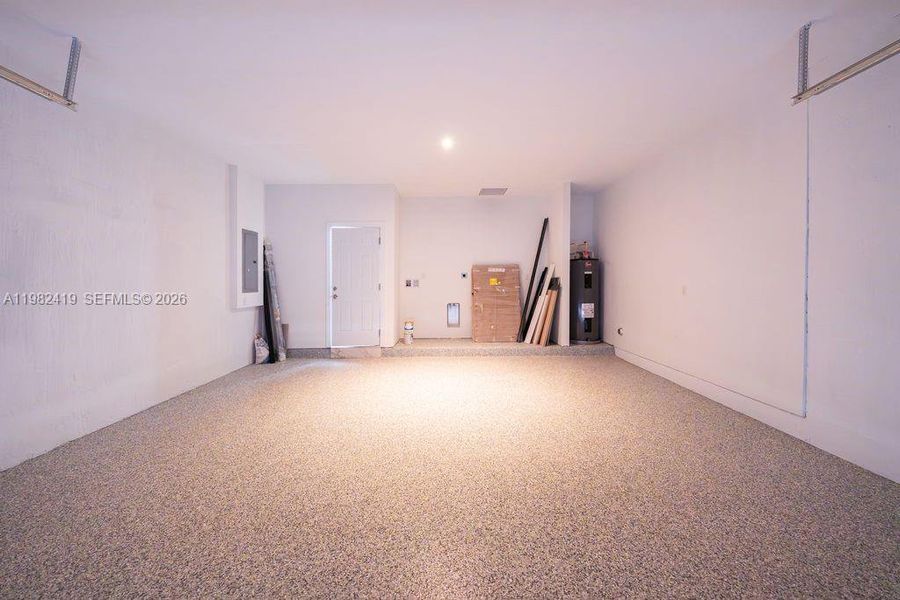 Spacious, unfurnished interior of a new home in , Miami (Image 49).