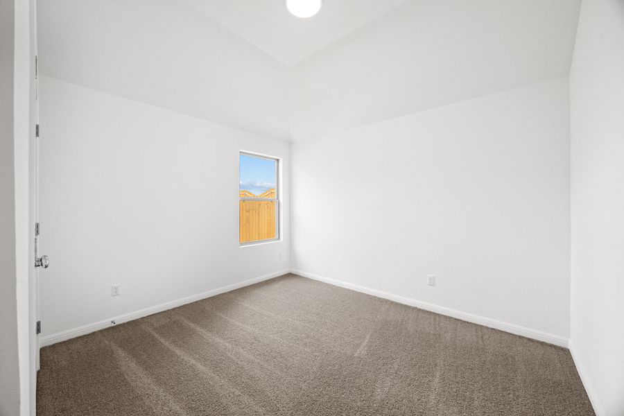 Spacious, unfurnished interior of a new home in Trinity Ranch, Elgin (Image 21).