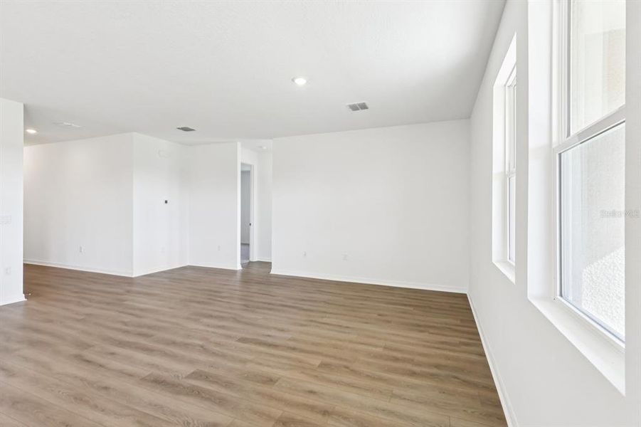 Spacious, unfurnished interior of a new home in Tyson Reserve, St. Cloud (Image 16). Spacious, unfurnished interior of a new home in Tyson Reserve, St. Cloud (Image 16).
