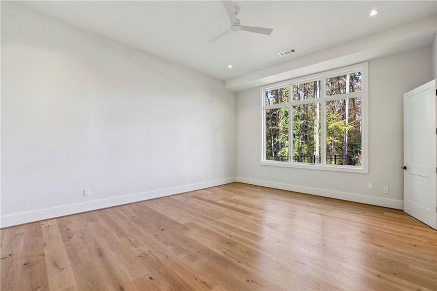 Spacious, unfurnished interior of a new home in , Atlanta (Image 39).