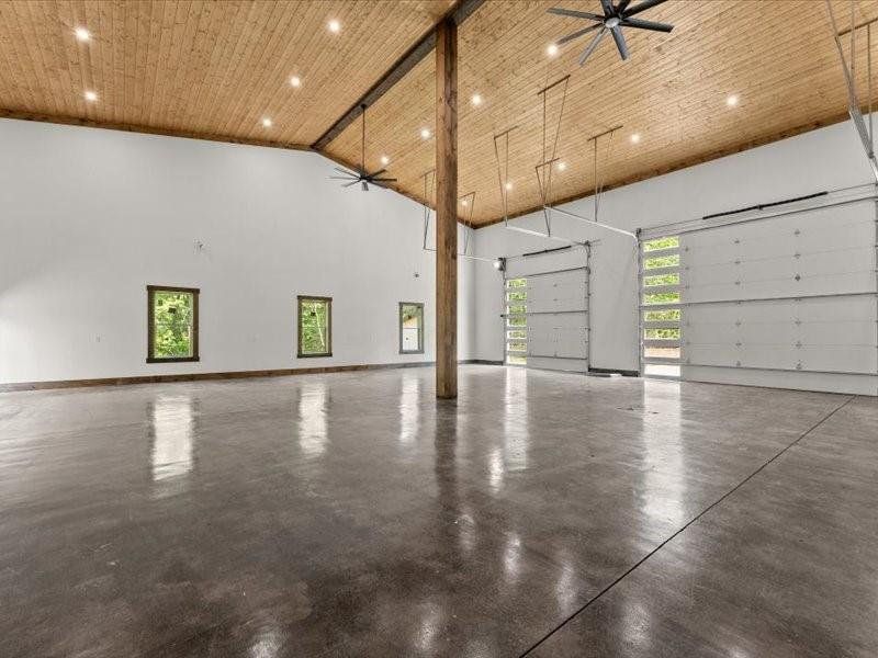 Furnished interior view inside a new home in , Dahlonega (Image 69).