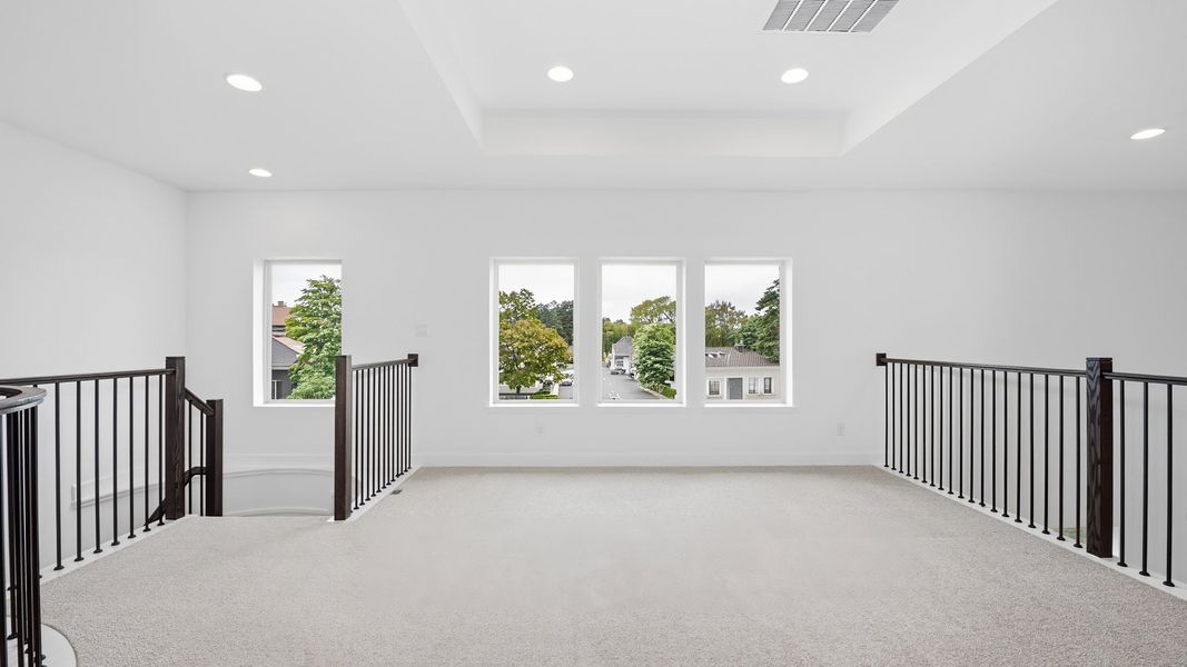 Spacious, unfurnished interior of a new home in Mustang Lakes, Celina (Image 23).