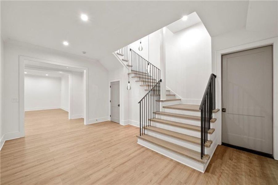 Spacious, unfurnished interior of a new home in , Atlanta (Image 60). Spacious, unfurnished interior of a new home in , Atlanta (Image 60).
