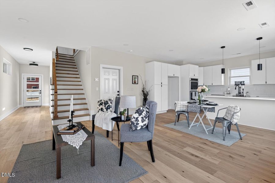 Living space Back to Front Living space Back to Front