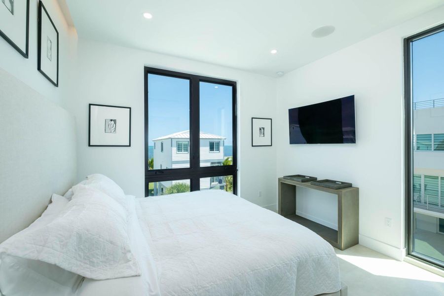 Furnished interior view inside a new home in , Key Largo (Image 34).