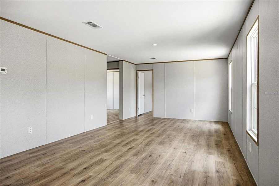 Spacious, unfurnished interior of a new home in , Interlachen (Image 26).