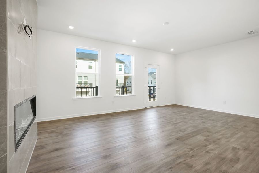 Spacious, unfurnished interior of a new home in Galloway Towns, Charlotte (Image 33).