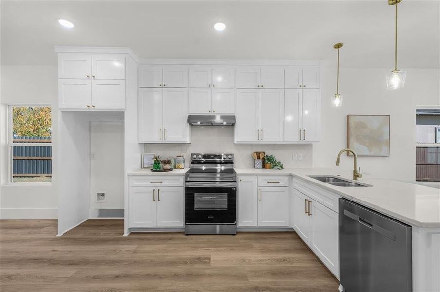 Furnished interior view inside a new home in , Fort Worth (Image 8). Furnished interior view inside a new home in , Fort Worth (Image 8).
