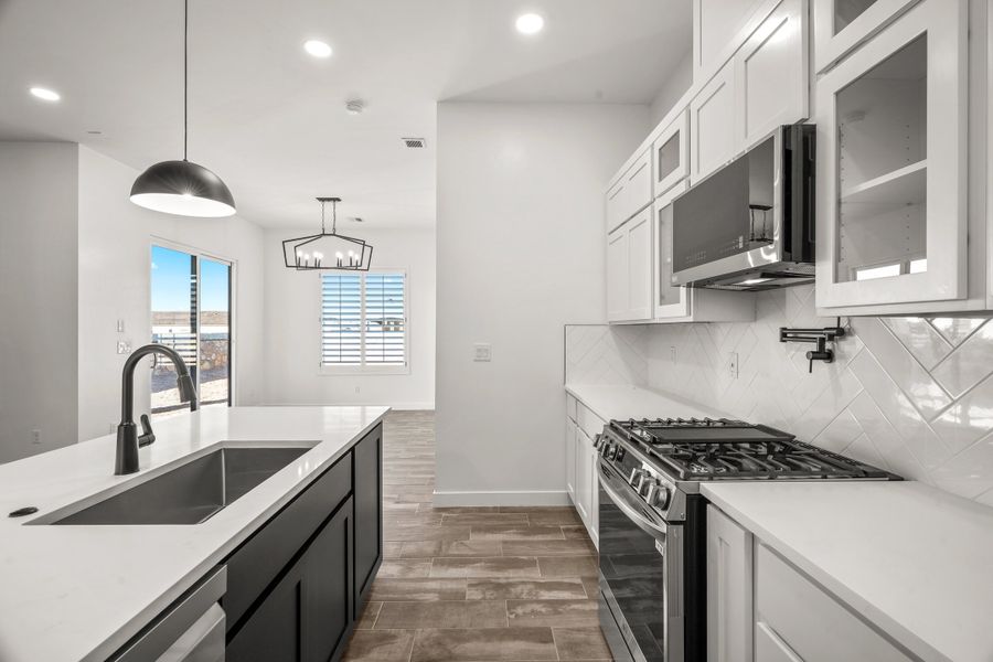 Furnished interior view inside a new home in Tierra Del Este 91, El Paso (Image 9). Furnished interior view inside a new home in Tierra Del Este 91, El Paso (Image 9).