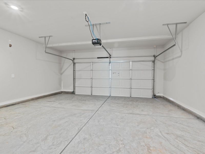 Spacious, unfurnished interior of a new home in Maxwell Commons, Easley (Image 18).