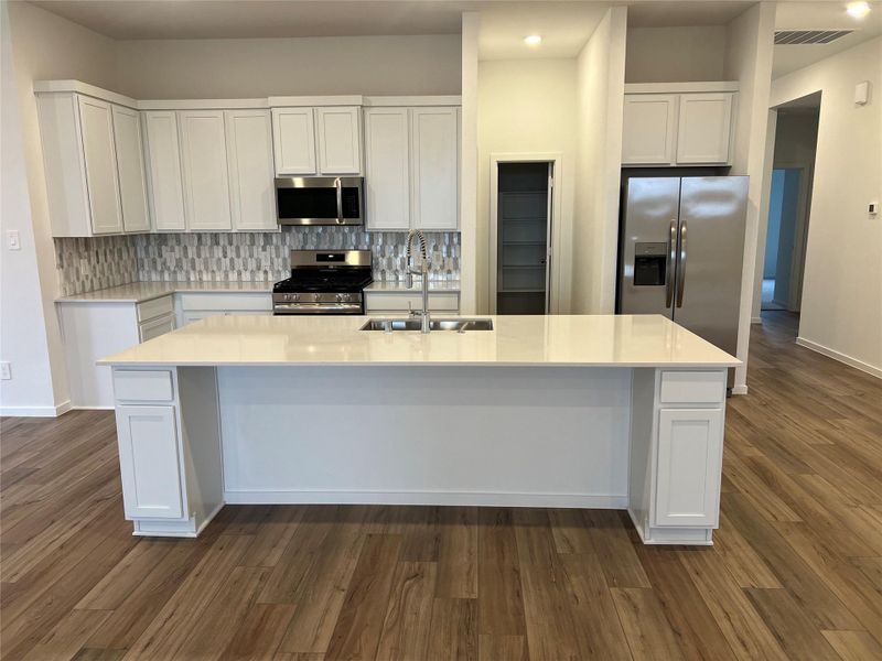 **Photos are representative only. This is not the actual homesite.** **Photos are representative only. This is not the actual homesite.**