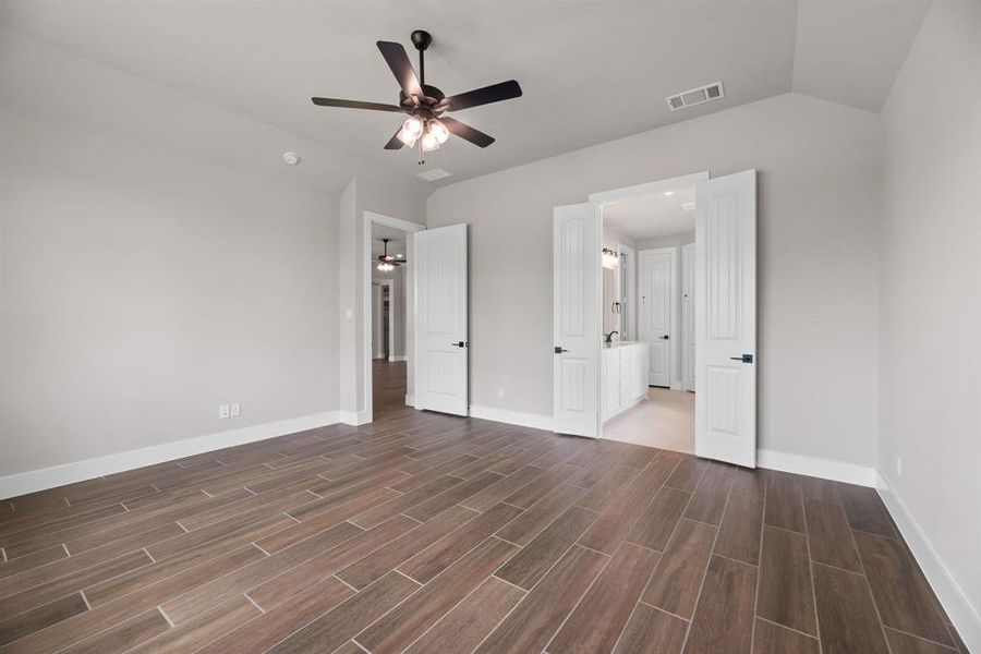 Spacious, unfurnished interior of a new home in Fannin Ranch, Leonard (Image 31). Spacious, unfurnished interior of a new home in Fannin Ranch, Leonard (Image 31).