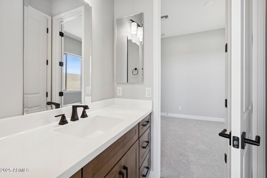 L53-HDR026 L53-HDR026