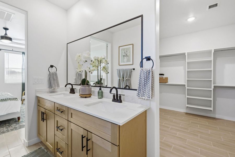 Representative furnished interior of a home built from the Valencia by Hakes Brothers in Verdancia, El Paso (Image 16).