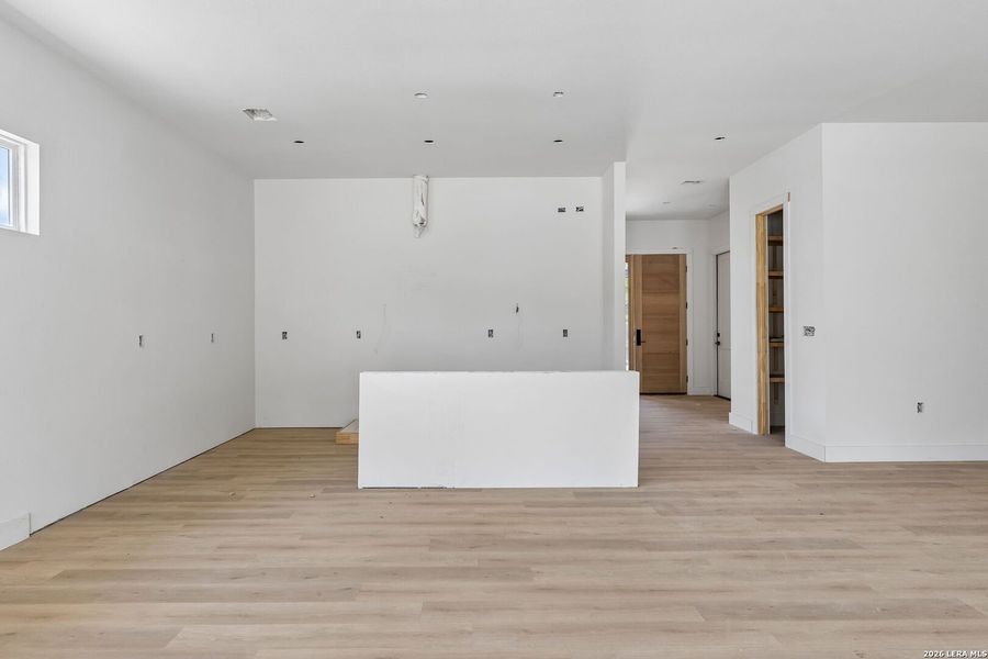 Spacious, unfurnished interior of a new home in , Horseshoe Bay (Image 7).