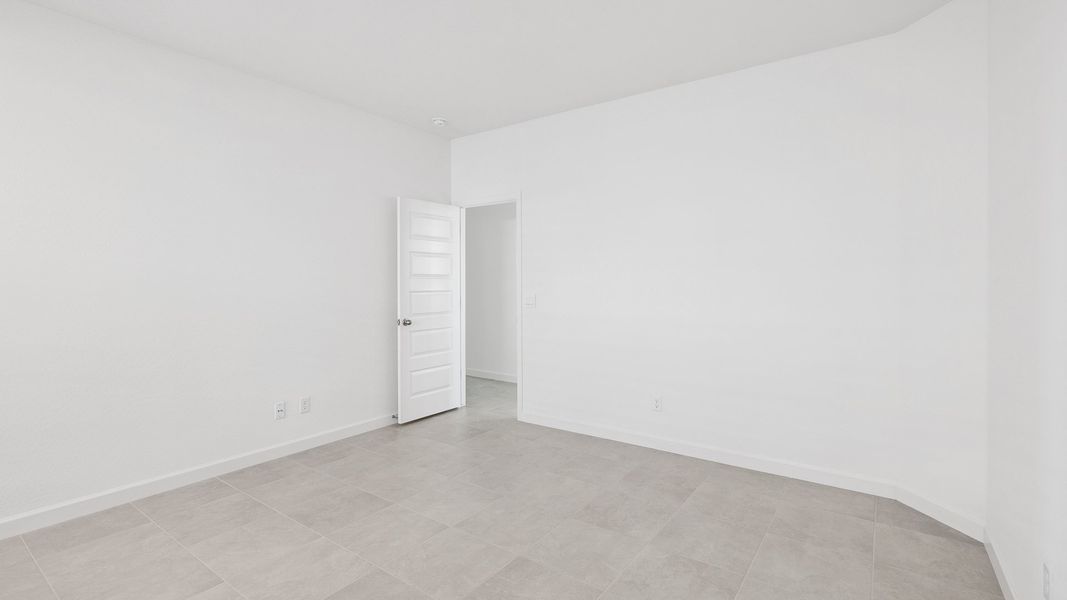 Spacious, unfurnished interior of a new home in Desert Moon Estates, Buckeye (Image 31).