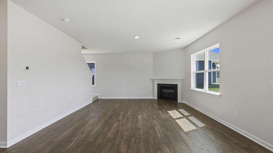 Spacious, unfurnished interior of a new home in Woodglen, Piedmont (Image 16).