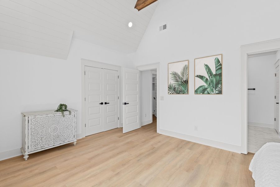 Spacious, unfurnished interior of a new home in , North Charleston (Image 21).